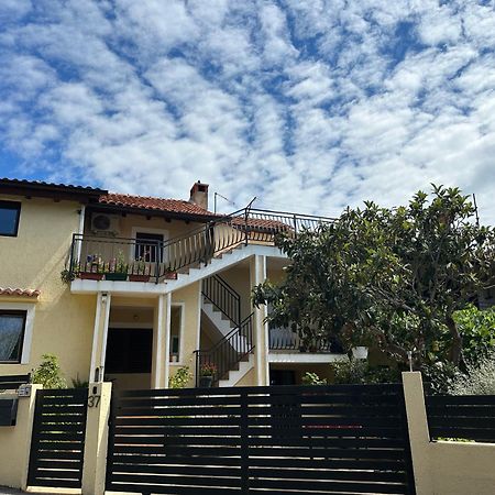 Apartment Mare Пореч Екстер'єр фото